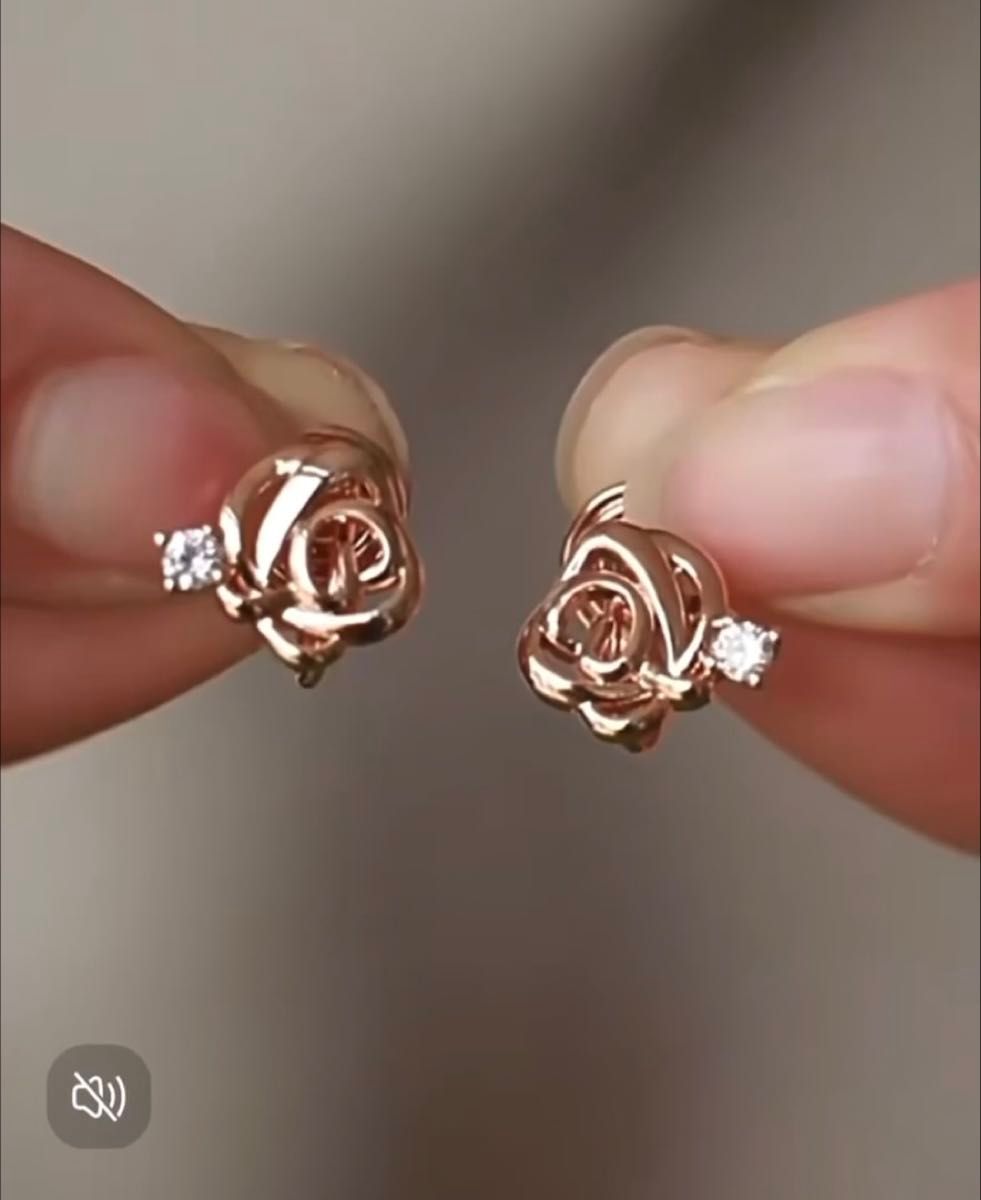N163高級感 バラ 一粒ビジュー キラキラ 痛くない イヤリング 結婚式 上品 ブライダル 通勤 韓国おしゃれ ピンクゴールド