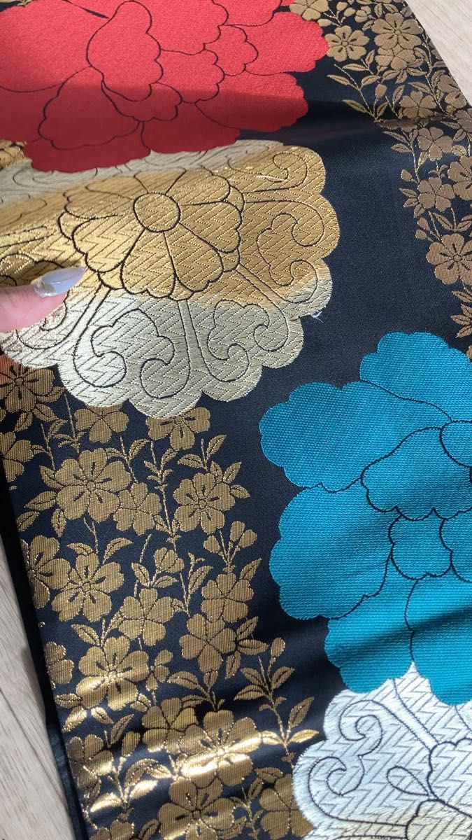 美品 着物 帯 袋帯 11 赤 青 白 黒 金 紋様 幾何学模様 花 牡丹 桜 正絹 金糸 金銀糸