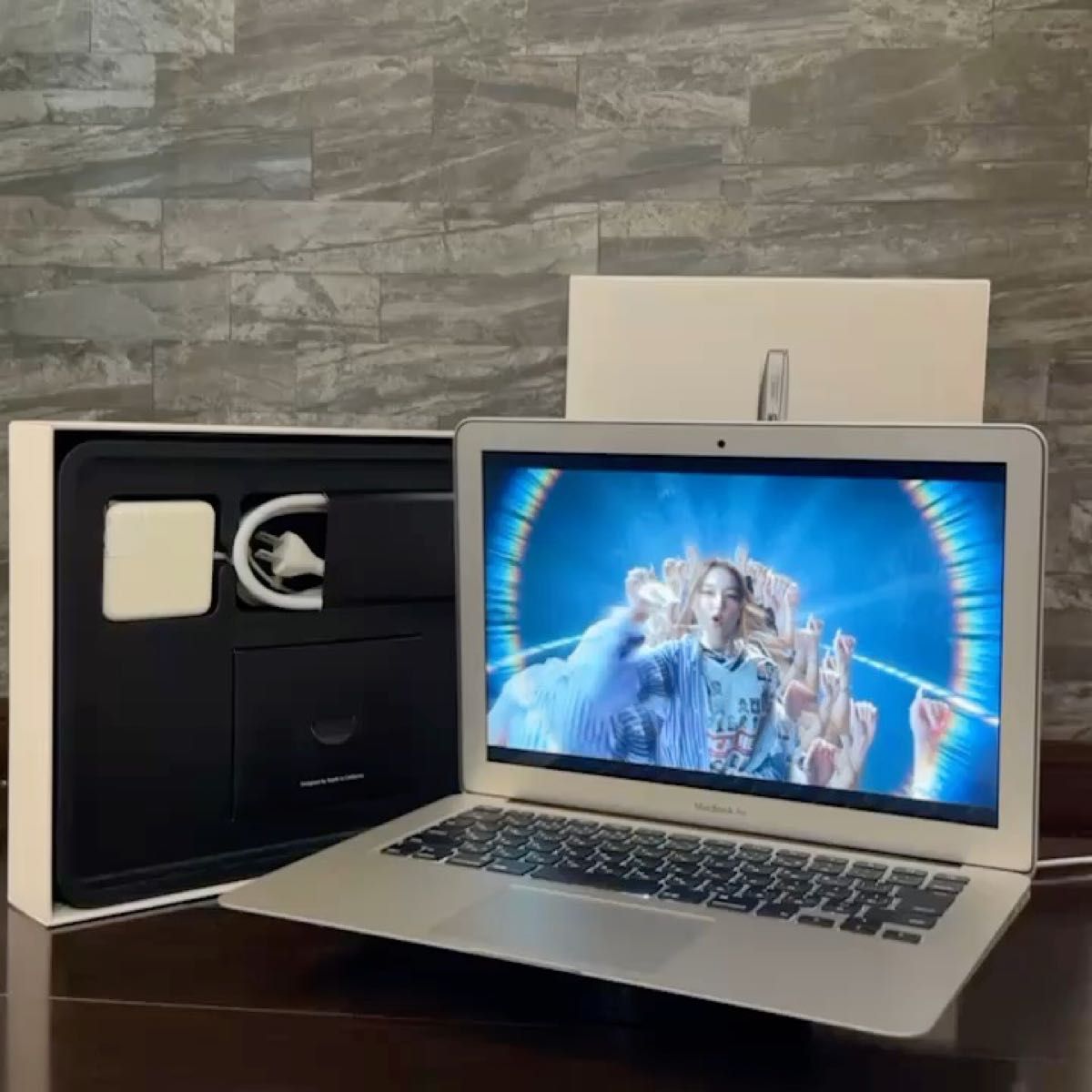 美品【週末限定】MacBook Air i5 2021年Office 新品級バッテリー 爆速SSD256GB Mac&Win11