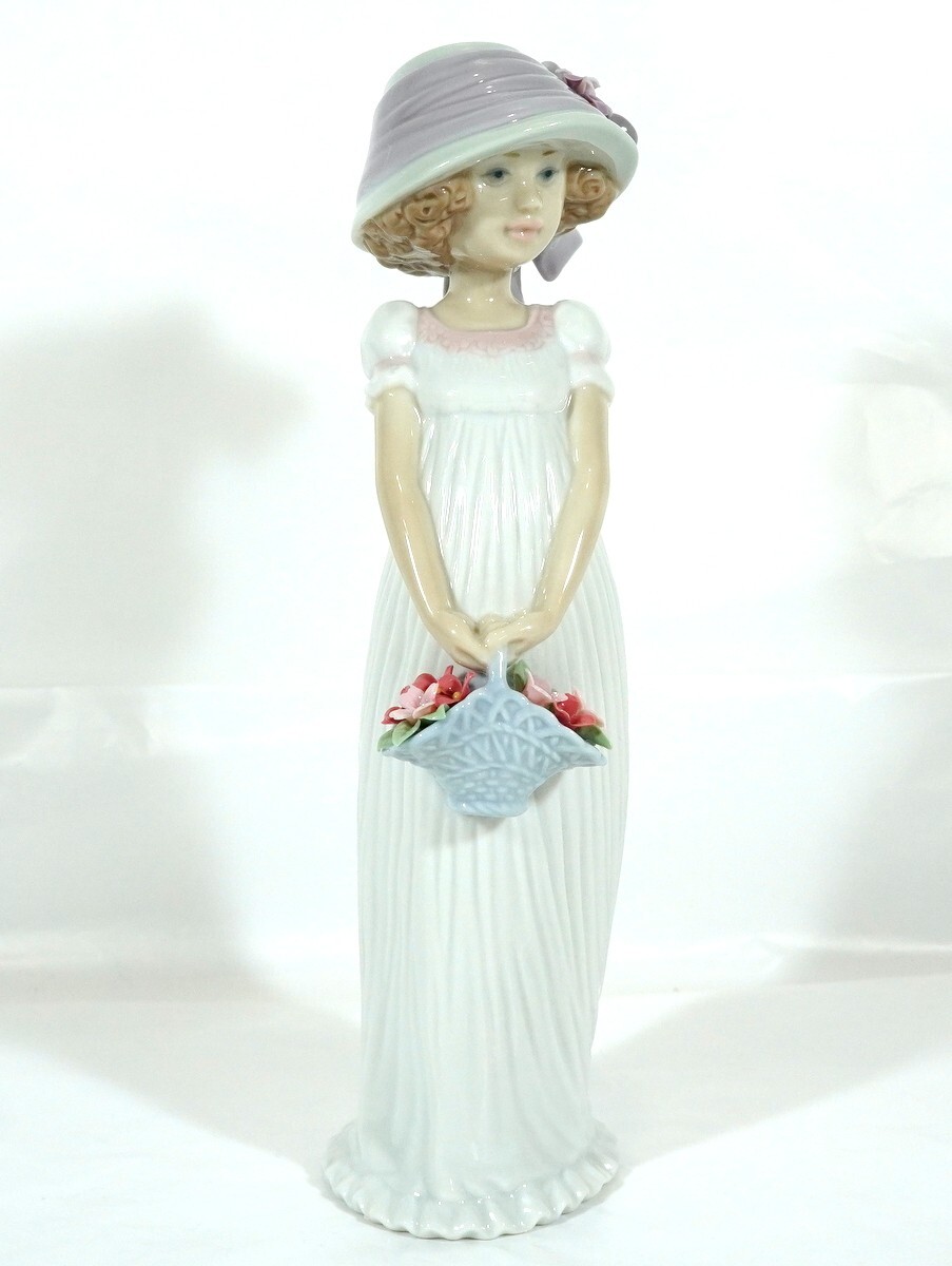 1000円スタート フィギュリン LLADRO リヤドロ 幼い貴婦人 約H20.5cm 少女 女の子 花かご 陶器人形 西洋工蕓 置物 箱付 4 WW30032