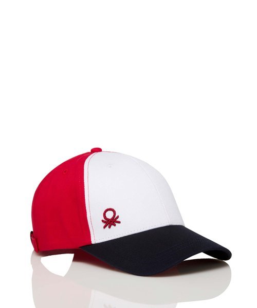 ベネトン UNITED COLORS OF BENETTON キャップ （赤白黒） Mサイズ 帽子 CAP 新品、未使用 _画像1