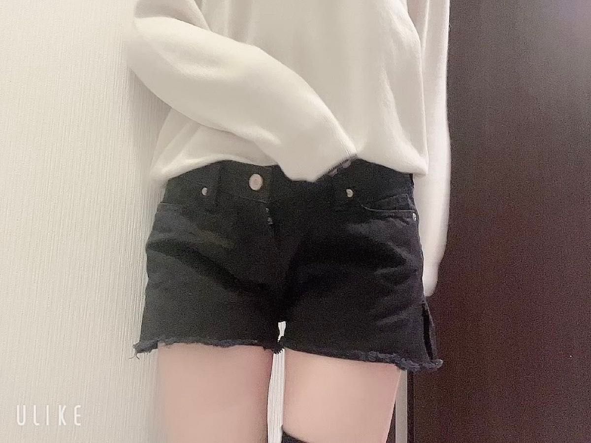 黒ショートパンツ