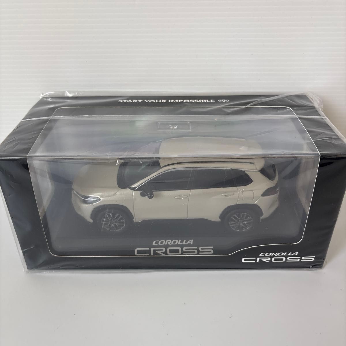 新型カローラクロス ミニカー カラーサンプル メタルストリームメタリック【非売品 トヨタ 新型カローラクロス ミニカー カラーサンプル クリア