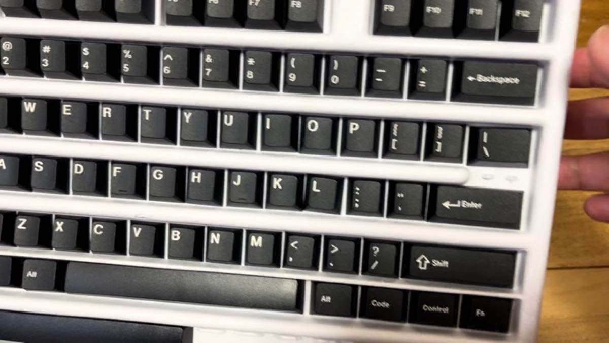 GMK Black Snail (Base, Novelties, Cherry accents) キーキャップ