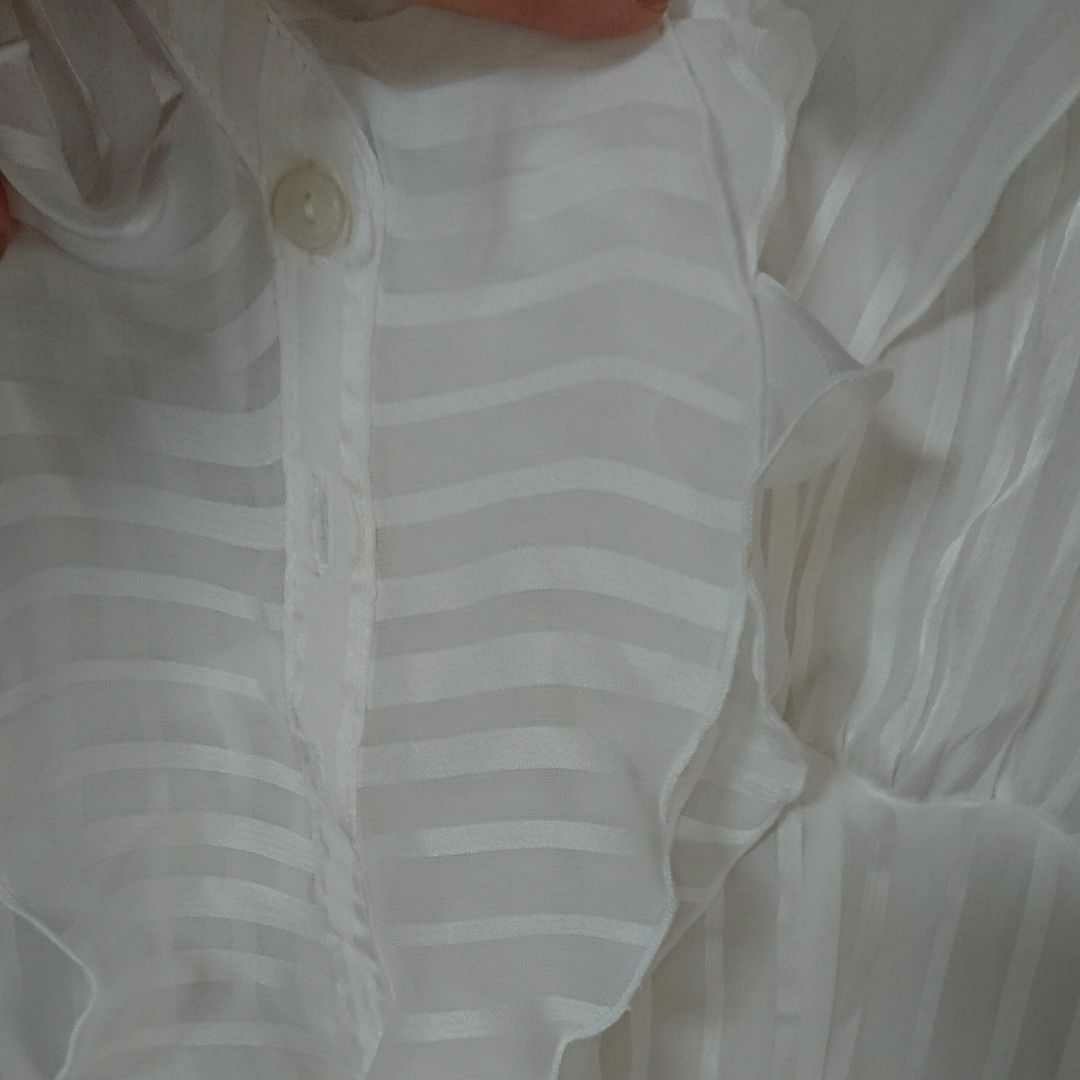 白のストライプの半袖シャツ トップス Mサイズ 美品
