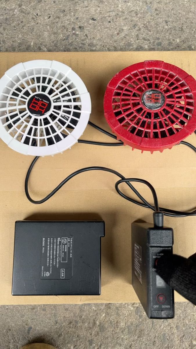 空調服ファンセット HOOH 村上被服COOL PLAY バッテリー2個 充電器有り 中古 傷、汚れ多い。