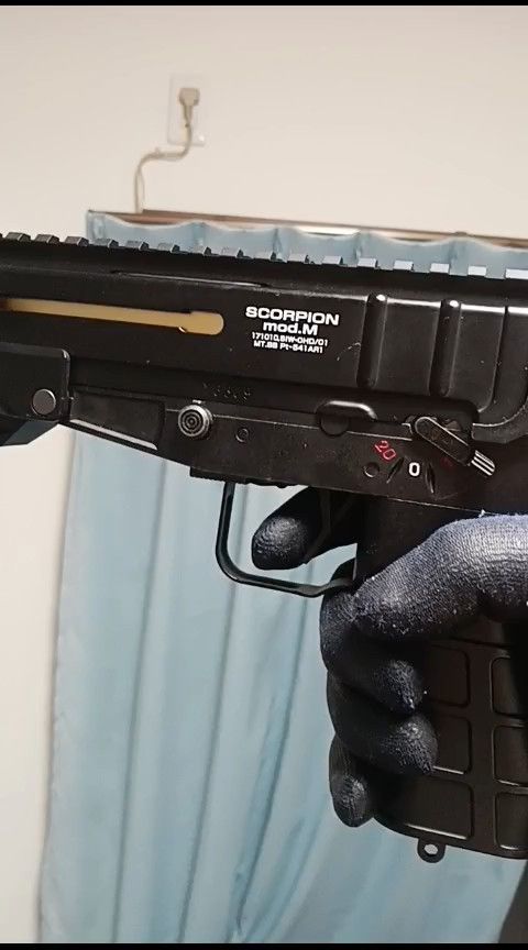 東京マルイ スコーピオンmod.Mカスタム LAYLAX ロングトップレイル付き