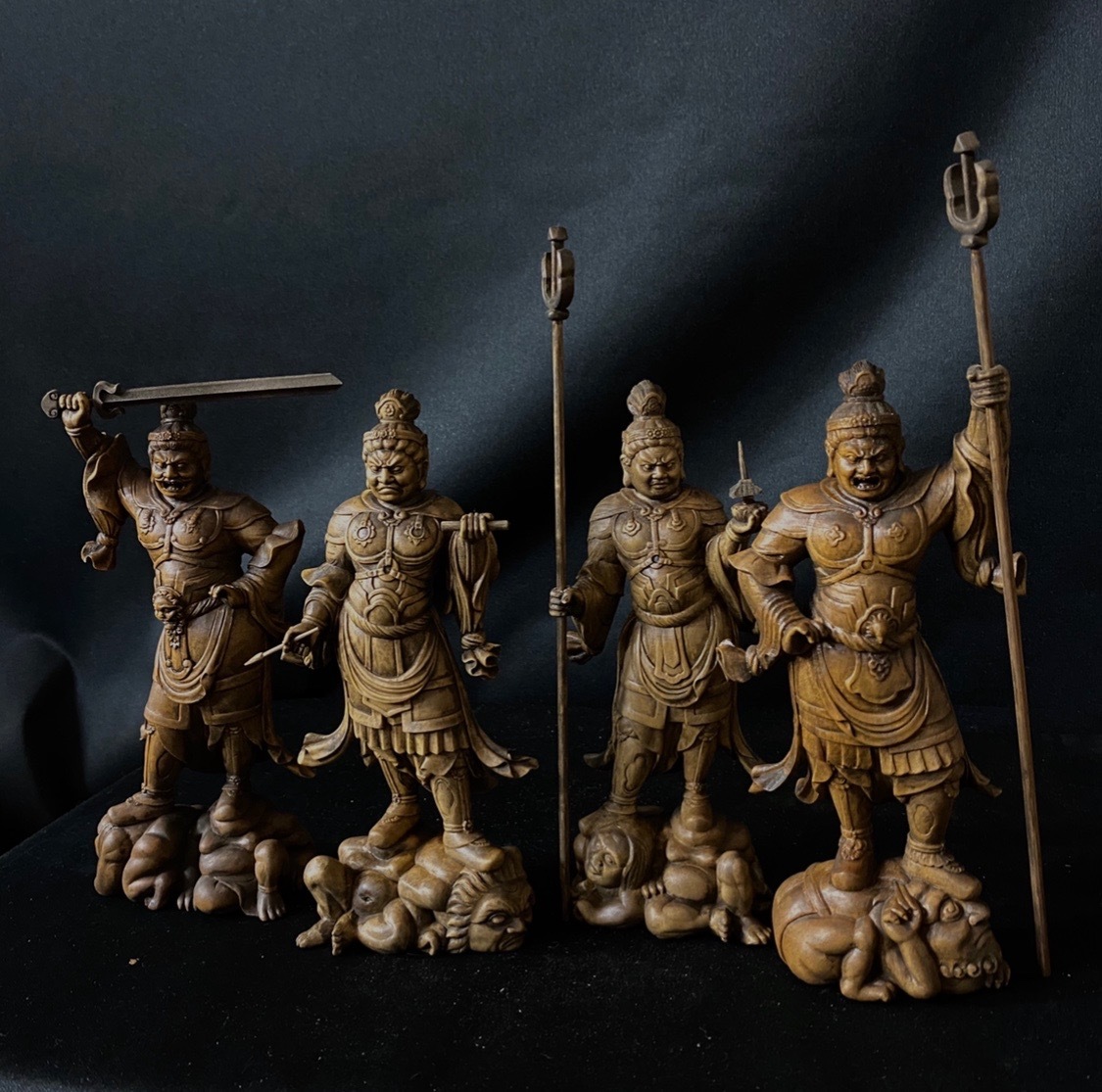 仏教工芸品 総柘植材 時代美術 古美術 木彫仏教 精密彫刻 仏師で仕上げ品 四天王像 一式