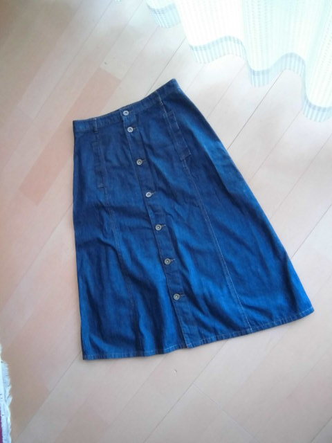 ***AZUL* front button * Denim skirt *M***