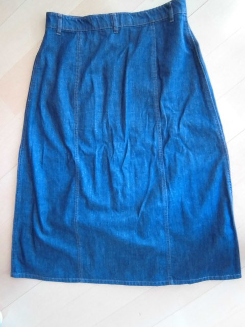 ***AZUL* front button * Denim skirt *M***