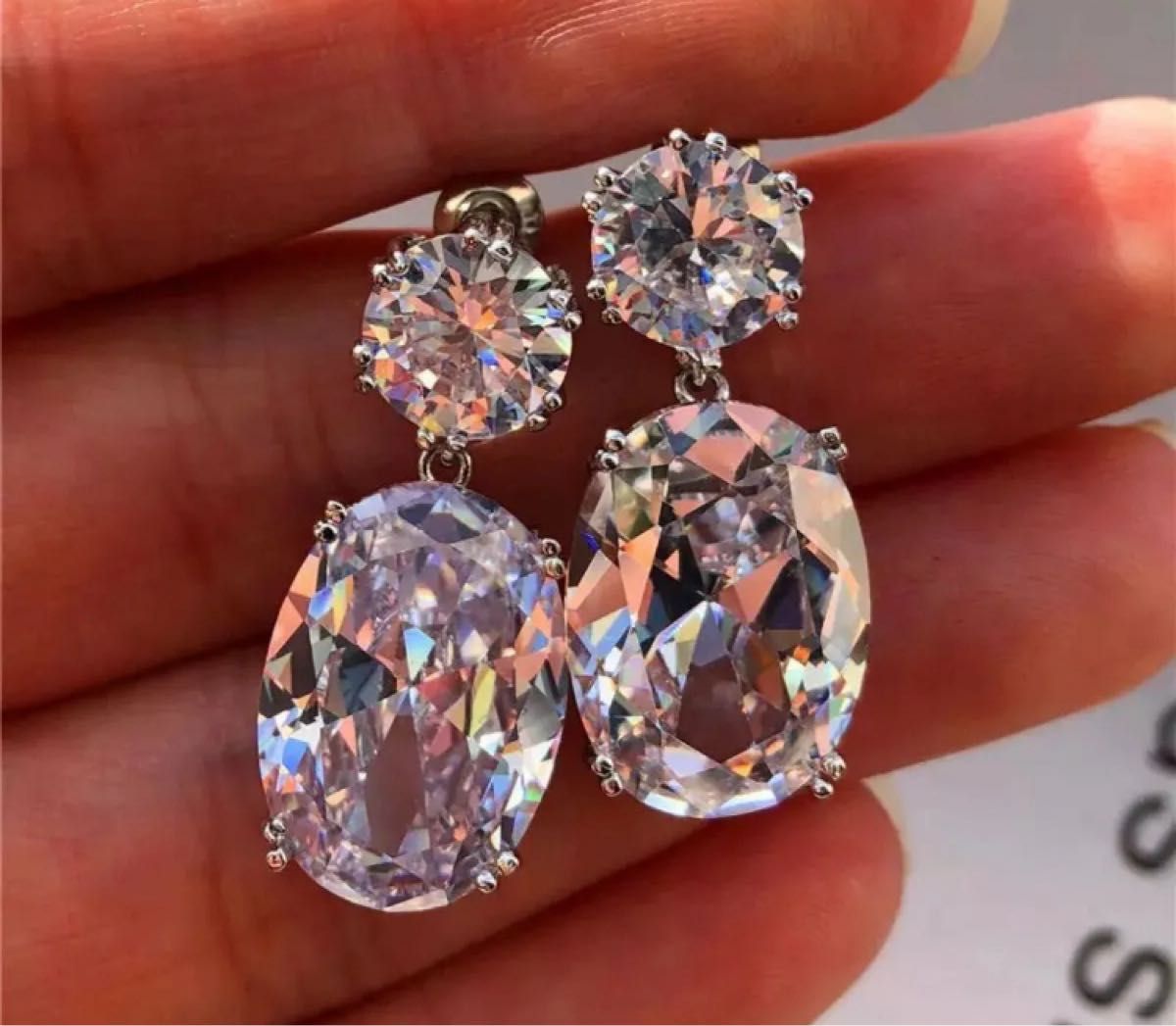 最高品質 0.5ct モアサナイト 人工ダイヤモンド ピアス - メルカリ