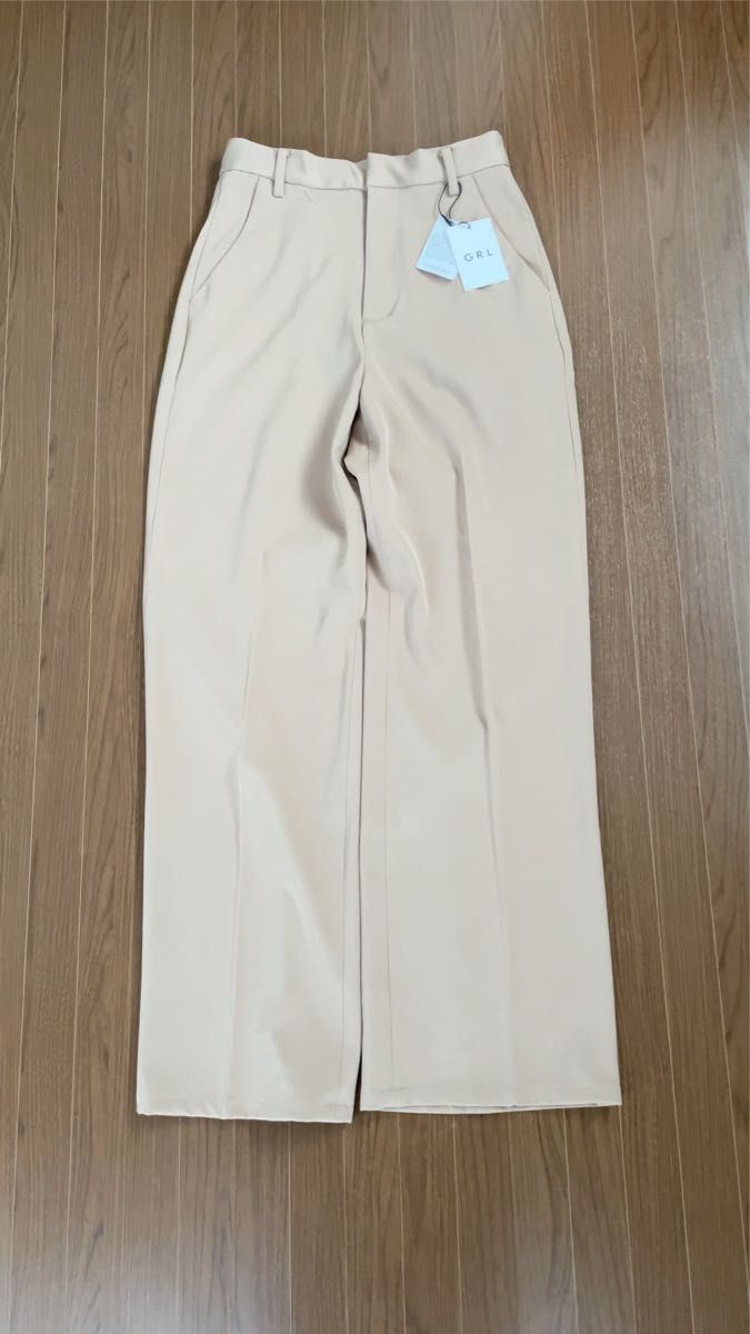 【送料無料】新品未使用品 GRL グレイル センタープレス ストレートパンツ ワイドパンツ レディース ベージュ 美脚効果