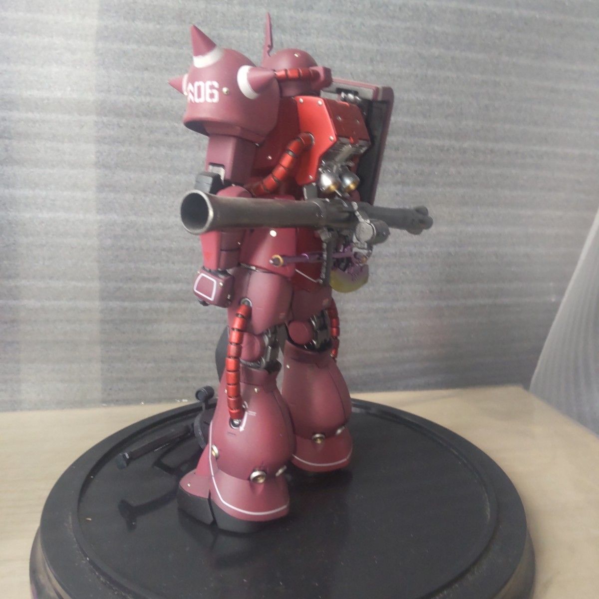 mg シャア専用ザク Ver2.0 エアブラシ 全塗装 金属ピン多数埋め込み mg シャア専用ザク Ver2 0 エアブラシ 全塗装 金属ピン多数