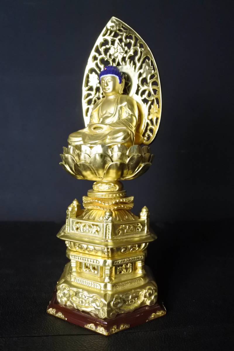 ヤフオク! - 未使用保管品 総金箔、粉 座釈迦 六角台 木製 二寸 仏具...