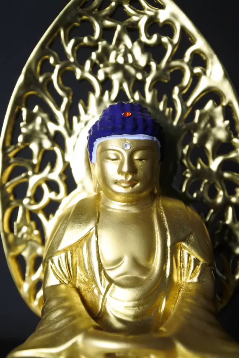 ヤフオク! - 未使用保管品 総金箔、粉 座釈迦 六角台 木製 二寸 仏具...