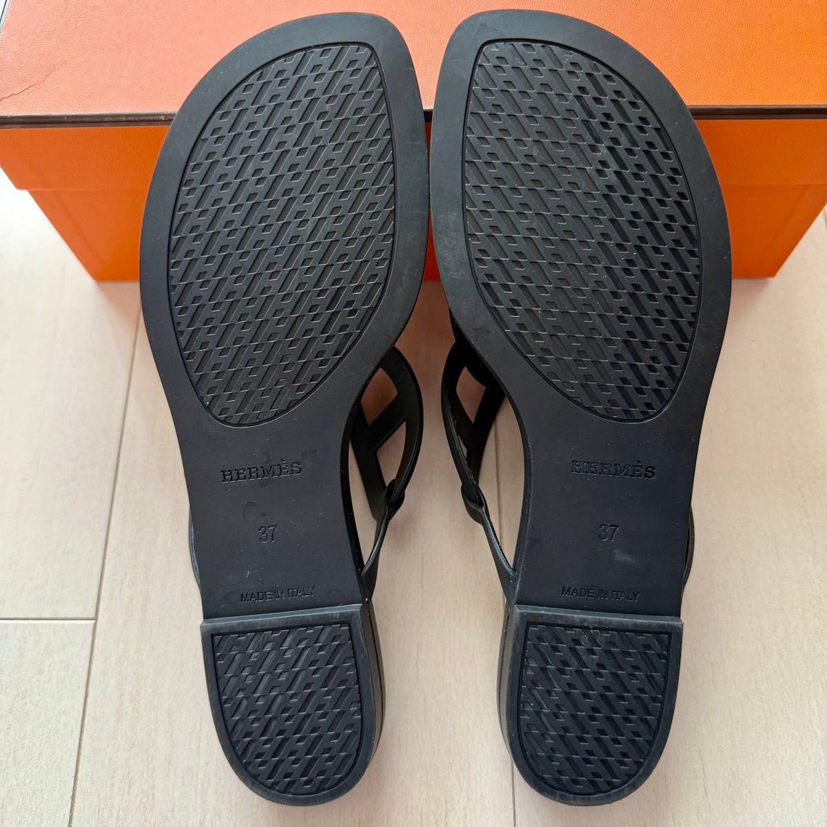 正規品 エルメス エジェリ サイズ37 (24.0) 美品 国内ブティック購入 美品】エルメス HERMES ビーチサンダル エジェリ 37 黒 ブラック