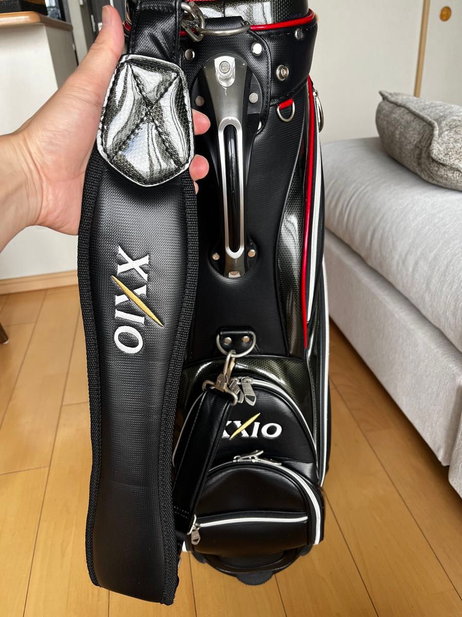 良品XXIO ゼクシオ キャディバッグ スポーツモデル レザー調 黒 良品XXIO ゼクシオ キャディバッグ スポーツモデル レザー調 黒