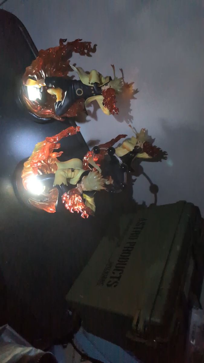 NARUTO六道仙人モード陽(忍界大戦時最強状態ナルトと影分身2体と九尾チャクラ3セットと光る台座3個込み)と1体無料プレゼント