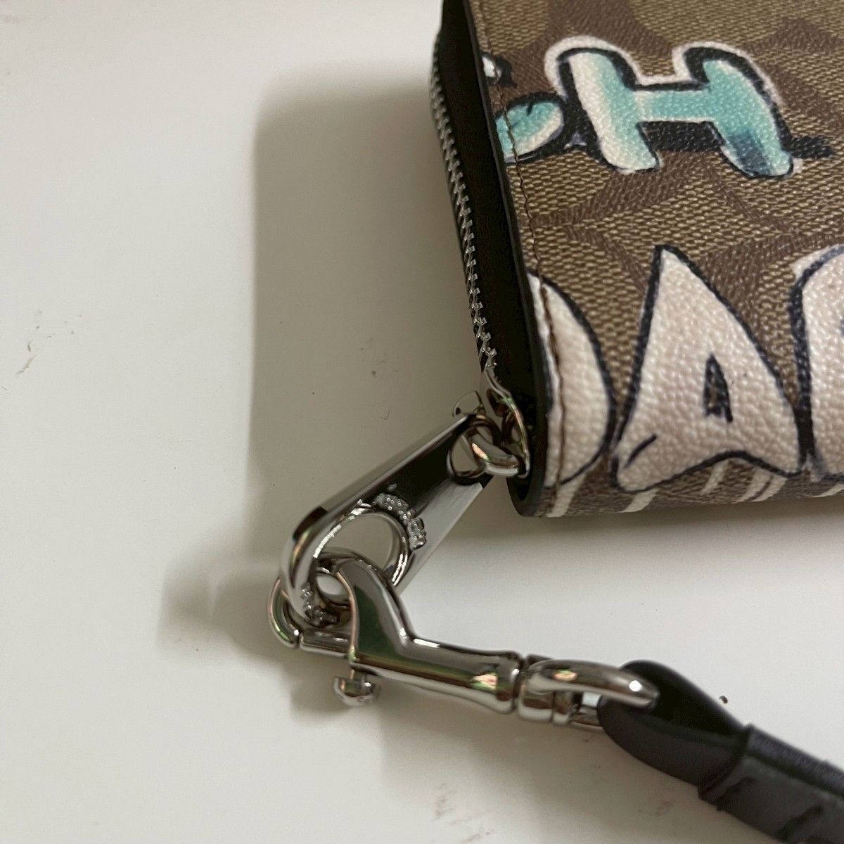 【新品】COACH コーチ 長財布 シグネチャー カーキ ブラックスモーク 新品COACH コーチ 長財布ロング ジップ ウォレット シグネチャー