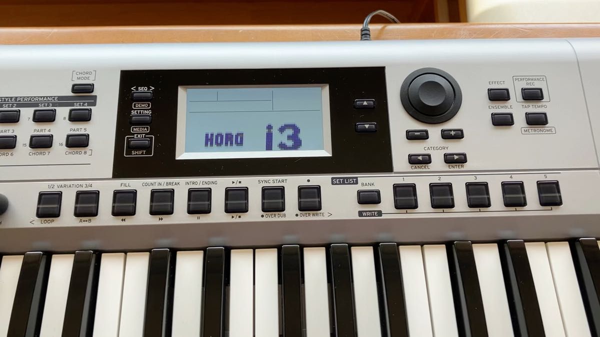 美品!Korg i3 Music Workstation スーパーマットシルバー