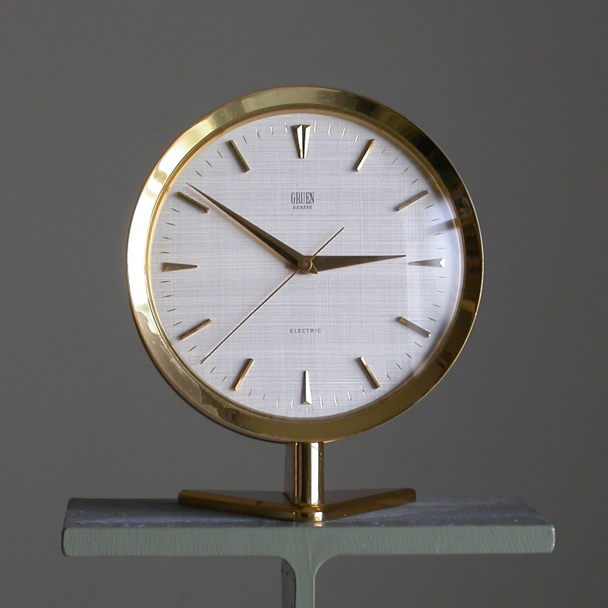GRUEN GENEVE bracket clock 13 stone φ11cm machine (SELF WINDING)1970 period Gruen Switzerland SWISS MADE