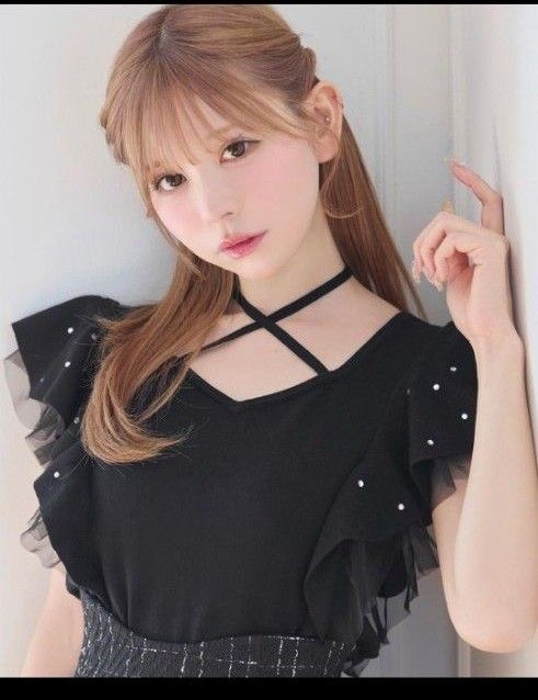 ミシェルマカロン ビジューフリルニットトップス ブラック ミシェルマカロン ビジューフリルニットトップス ブラック XS