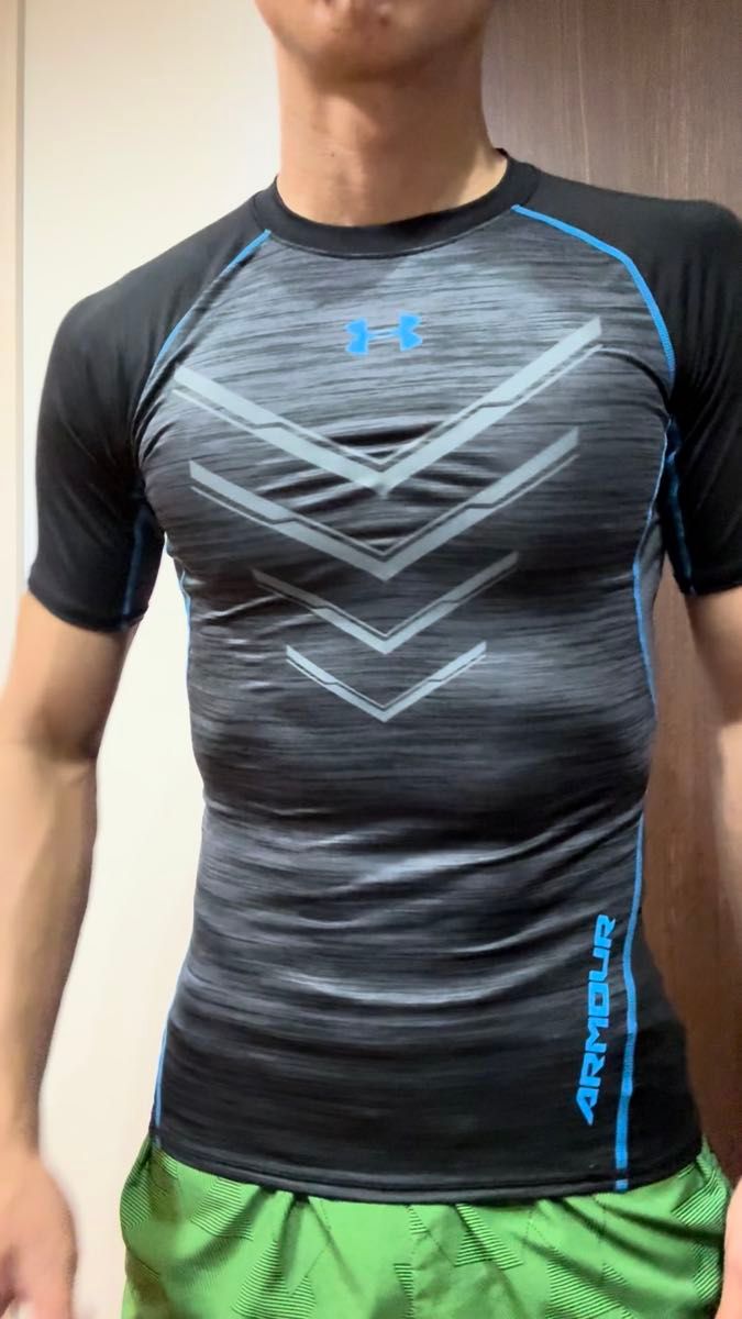 アンダーアーマー フィットネス Tシャツ インナーウェア Mサイズ 美品 アンダーアーマー コンプレッション ヒートギア インナー