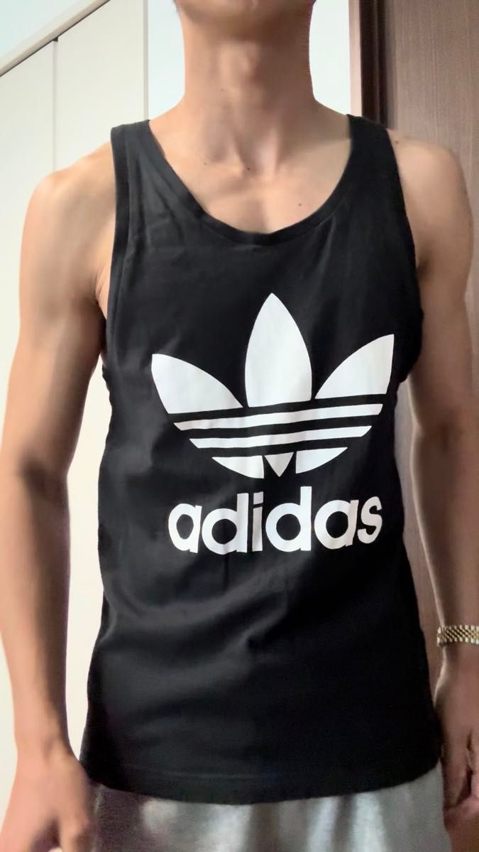 adidas アディダス 黒 タンクトップ ロゴ入り Lサイズ 美品 タンクトップ adidas 筋トレ ノースリーブ