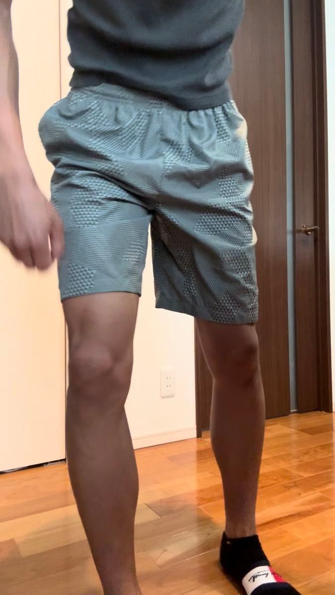ナイキ Nike 幾何学模様 ショーツ ランパン Mサイズ 美品 ナイキ NIKE ショートパンツ
