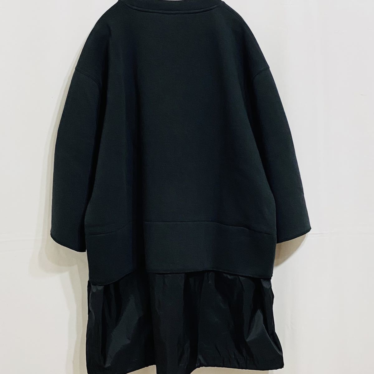 【10％OFF】 HACKED 新品】即決 by オランダ ブラック Tシャツ ハクッドバイ Lサイズ