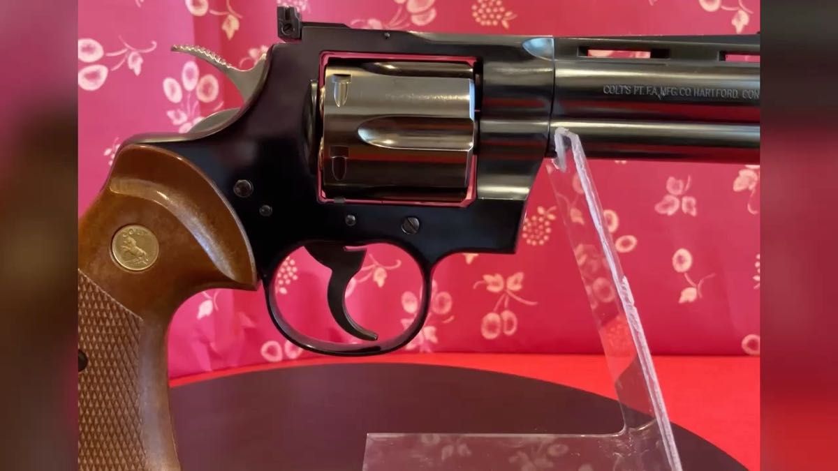 コルトパイソン冴羽モデル ガスガン ブルーイング加工済み