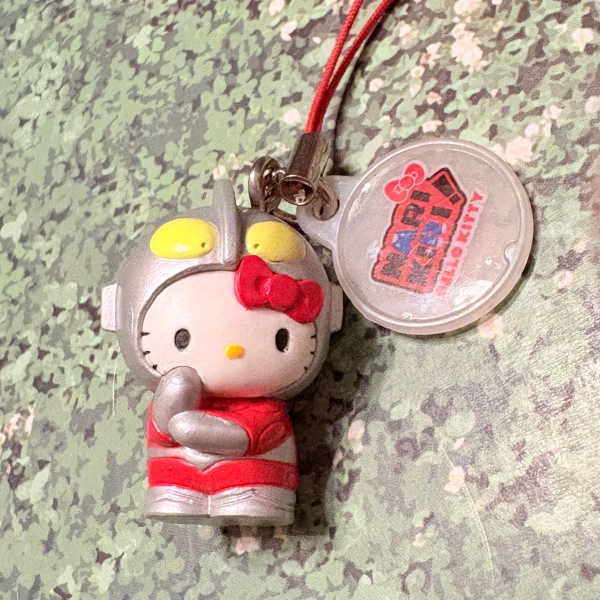 【限定製作】 ハローキティ NARIKIRI ウルトラマン ストラップ レア ご当地 ストラップ