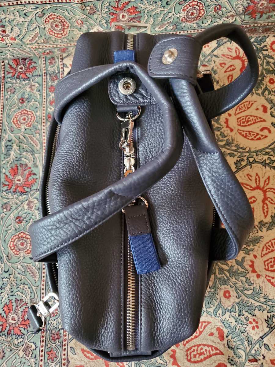 新品☆少数☆BREE (ブリー) セカンドバッグ ショルダーバッグ革 紺色
