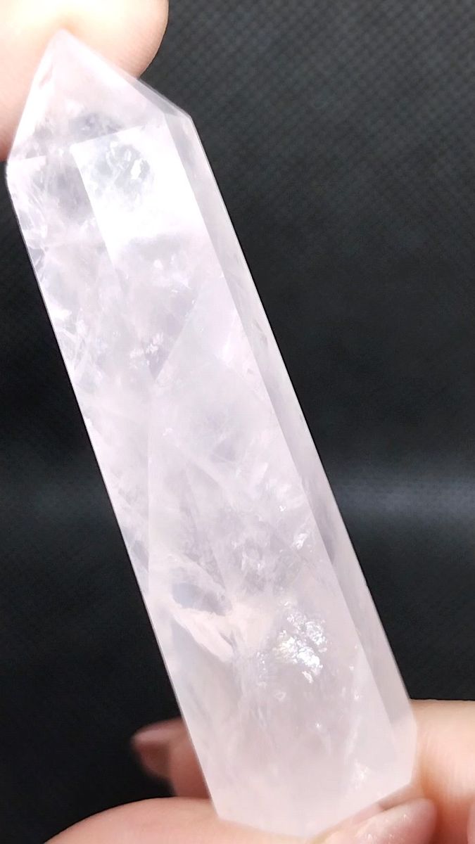 天然石 たくさん虹アリ 小さめ ローズクォーツポイント 六角柱 パワーストーン