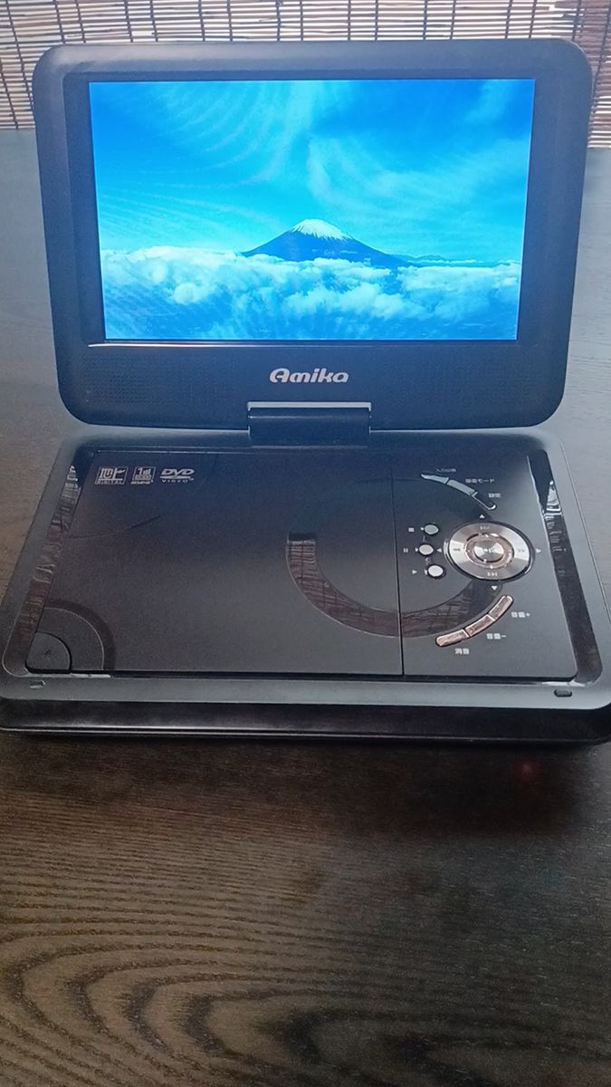 テレビもDVDも楽しめる! 9インチ !フルセグ、ワンセグ対応 ,3電源!