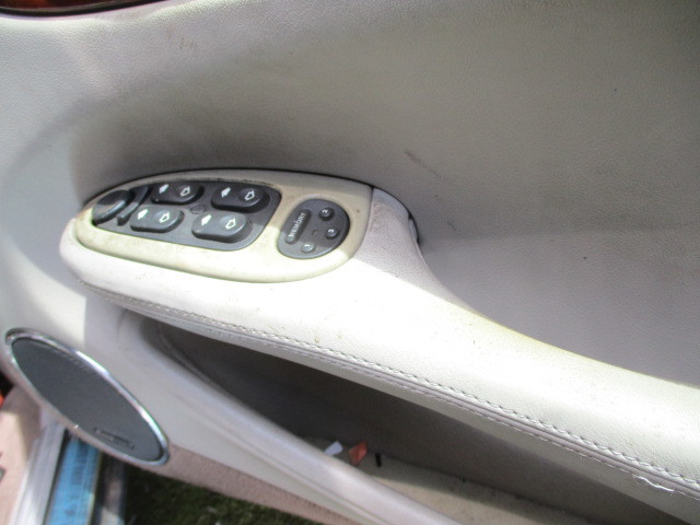 # Jaguar XJ8 front door trim right used X308 part removing equipped interior panel sun visor chigar lighter center console #