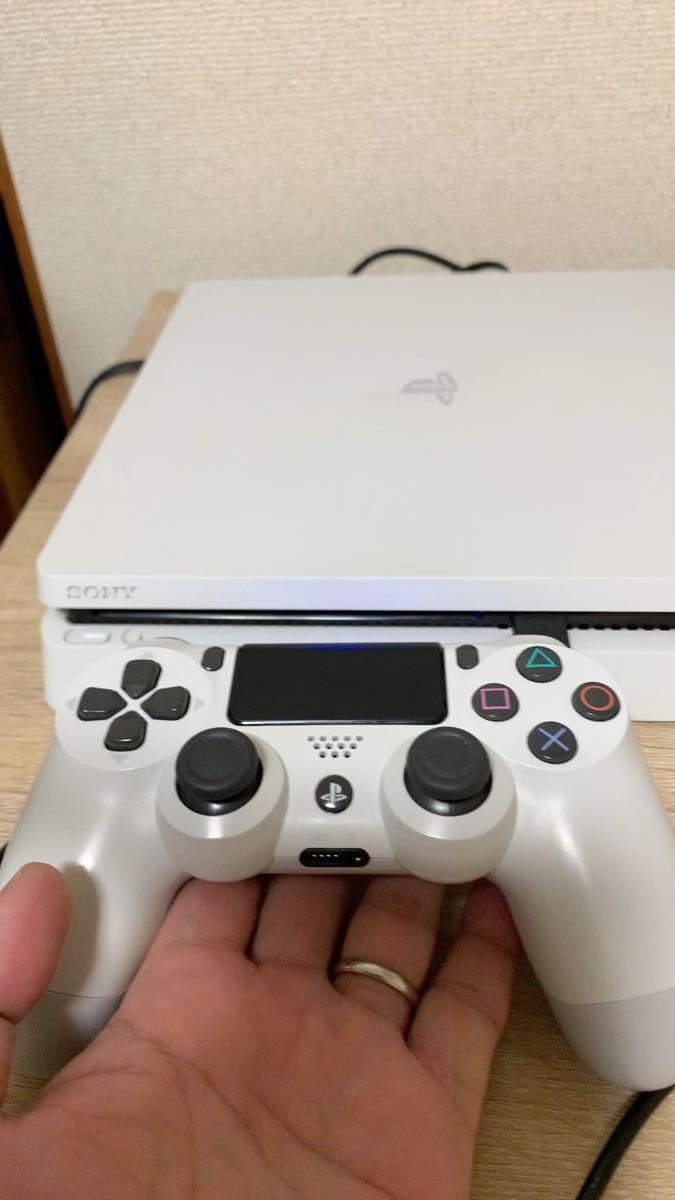 SONY プレイステーション4( CUH-2100A)ホワイト(美品)