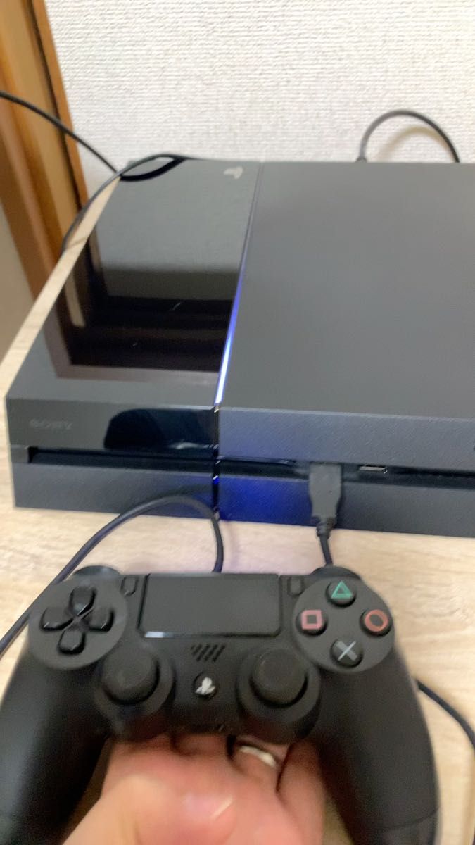 SONY PlayStation4 (CUH-1000A) ジェットブラック(美品かな、)とソフト(MIRRORS EDGE)付き