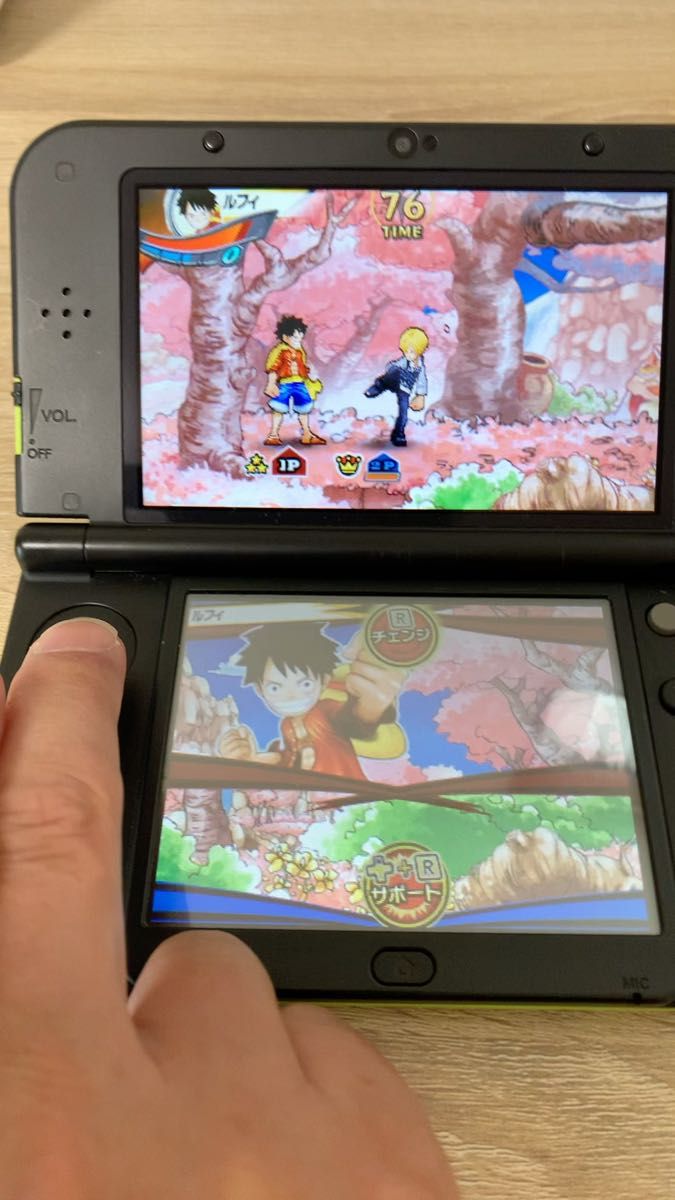 Nintendo Newニンテンドー3DS(ライム×ブラック)超美品ですが、カメラ機能不可)とソフト(ワンピース超グランドバトル)