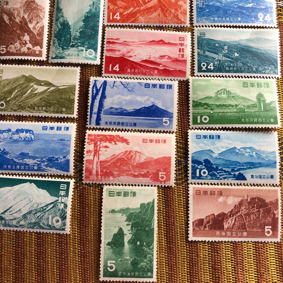 カタログ価格37,450円！昭和24年〜31年　第一次国立公園切手31種未使用！