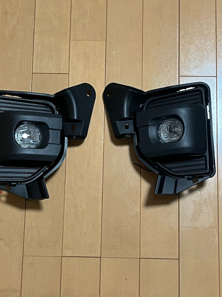 ハイエース LEDフォグランプ　未使用 左右セット