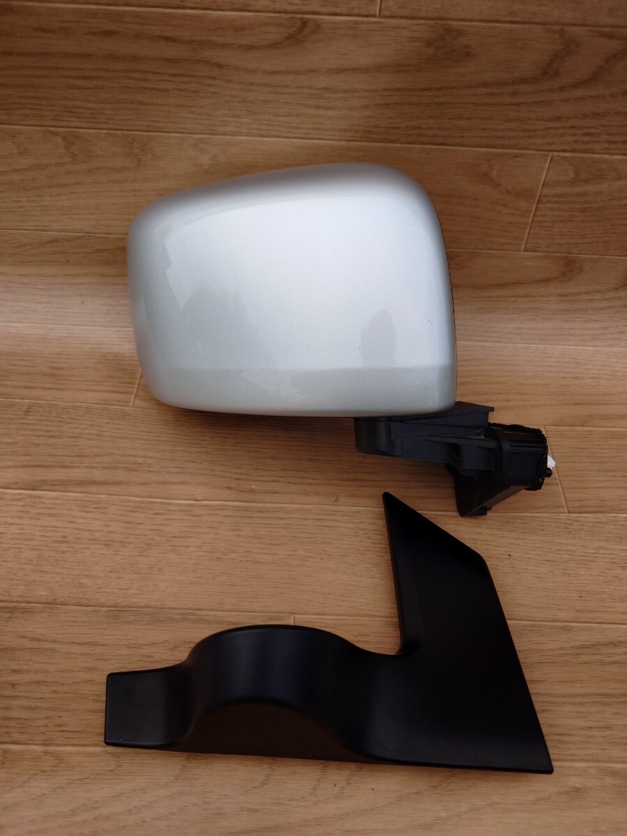 即決あり 綺麗 MH23SワゴンR純正右側ドアミラー中古良品 カラーZ2S カプラー7ピン動作確認済み サイドミラー 電格_画像1