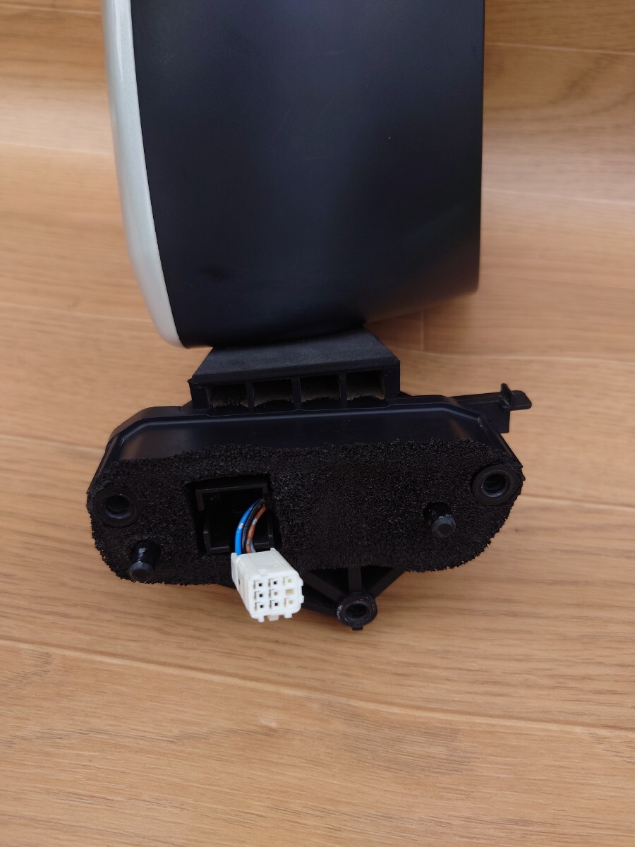 即決あり 綺麗 MH23SワゴンR純正右側ドアミラー中古良品 カラーZ2S カプラー7ピン動作確認済み サイドミラー 電格_画像7