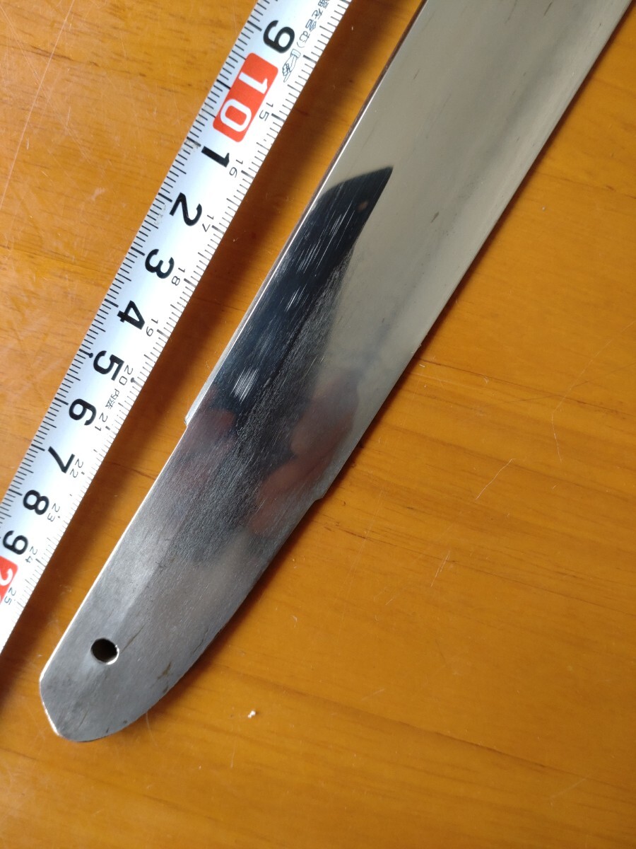 日本刀の残欠です合法サイズ、刃面は光沢があり刃欠け無く、竹細工、小刀の材料に 日本刀の残欠 クラフトです。合法サイズ 鎬造りで古い物、刃面は