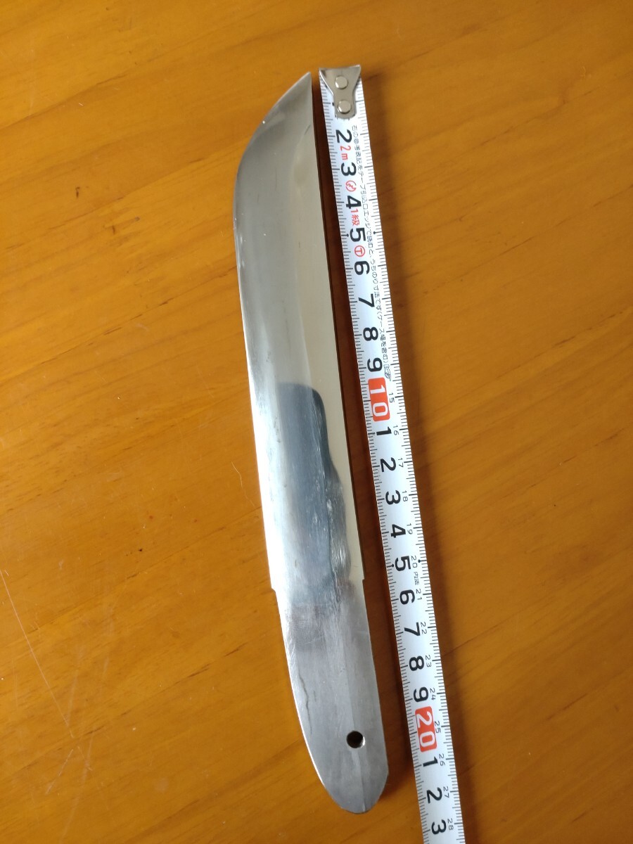 残欠手直し刀 合法サイズ、刃面は光沢が有り綺麗です。竹細工刀、小刀の材料に 日本刀の残欠 クラフトです。合法サイズ 鎬造りで古い物、刃面は