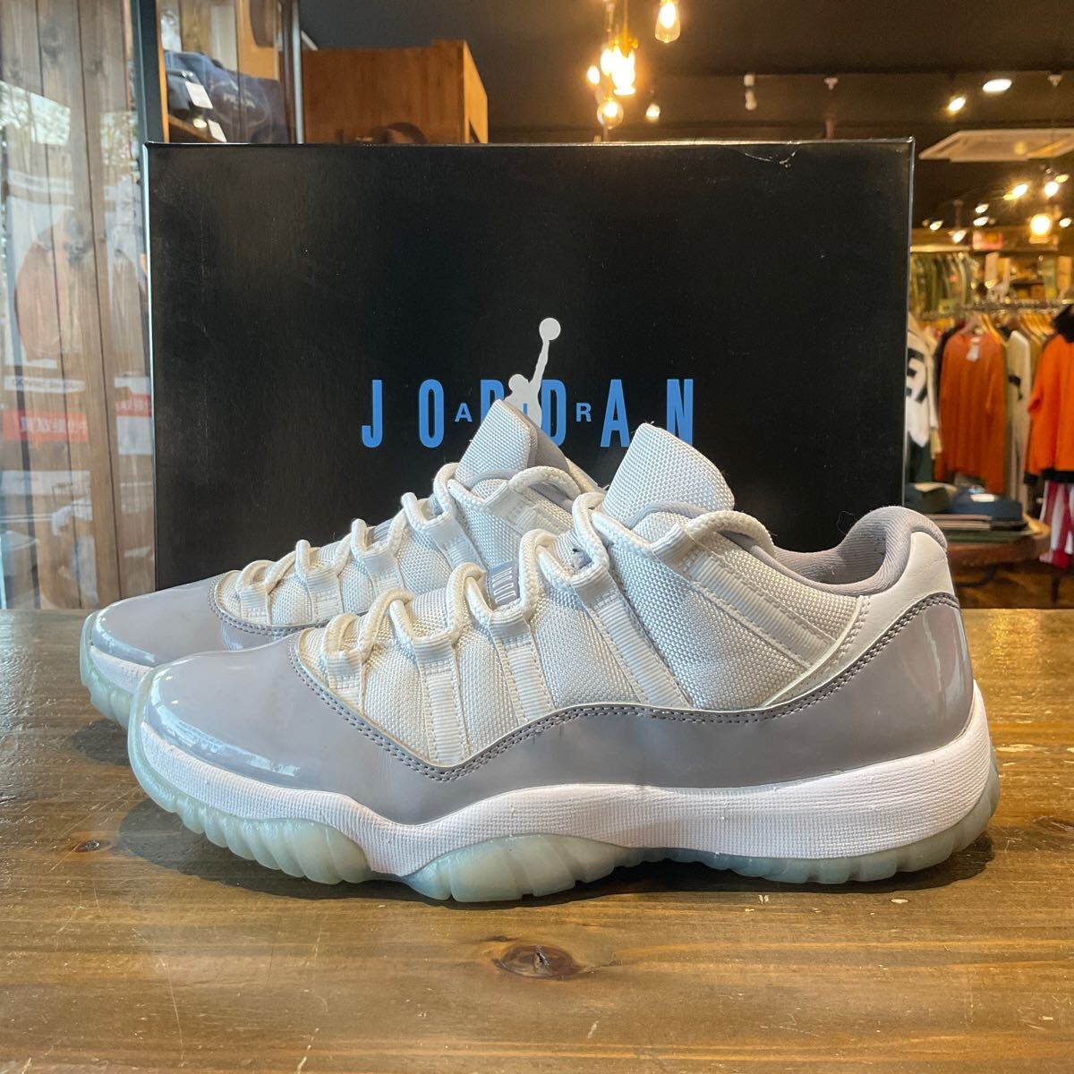 AIR JORDAN 11 RETRO LOW воздушный Jordan 11 retro low серый эмаль AV2187-140 Size 26cm б/у товар чёрный бирка 