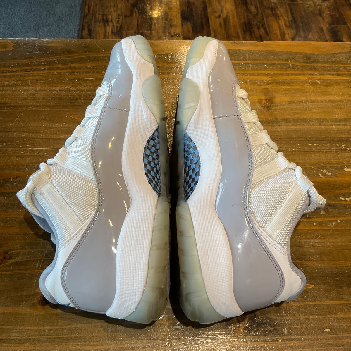 AIR JORDAN 11 RETRO LOW воздушный Jordan 11 retro low серый эмаль AV2187-140 Size 26cm б/у товар чёрный бирка 