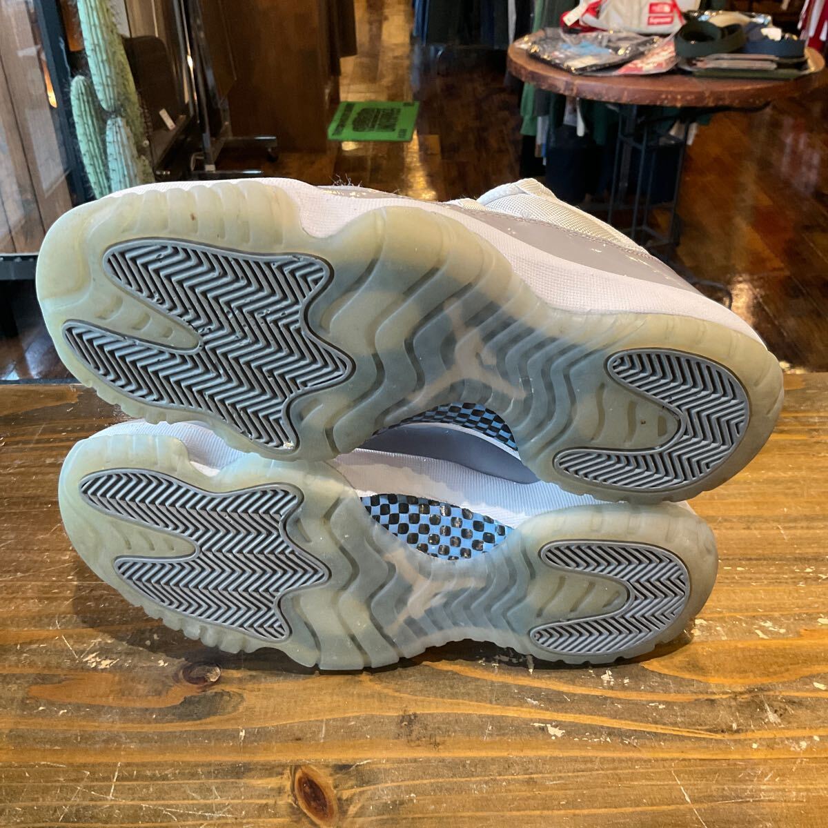AIR JORDAN 11 RETRO LOW воздушный Jordan 11 retro low серый эмаль AV2187-140 Size 26cm б/у товар чёрный бирка 