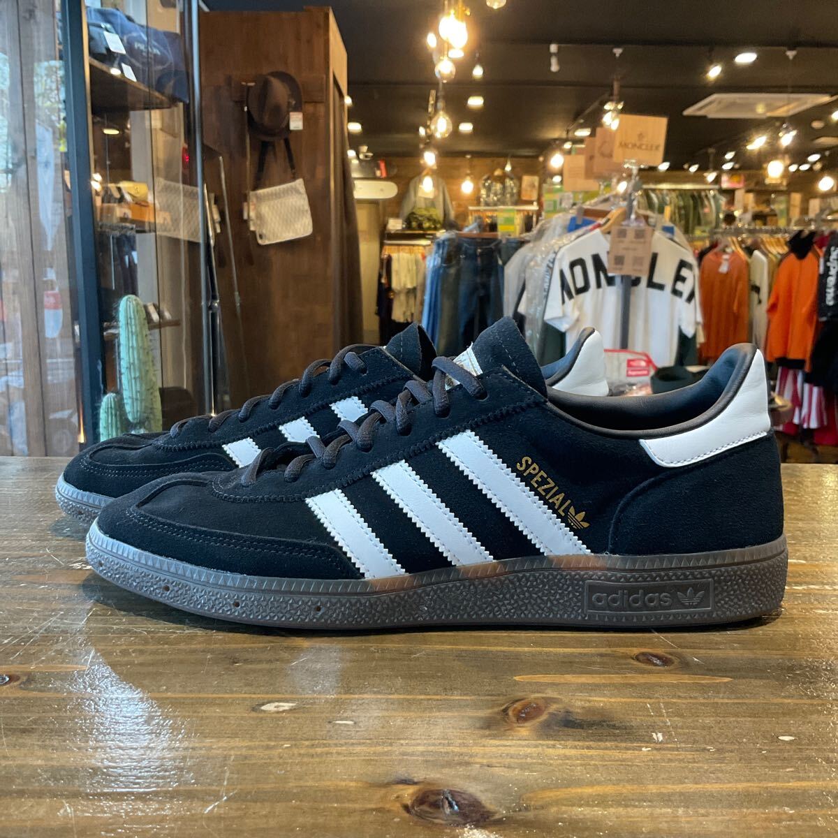 adidas アディダス HANDBALL SPEZIAL ハンドボールスペツィアル スウェードローカットスニーカー DB3021 Size 28cm 美中古品 本體のみ