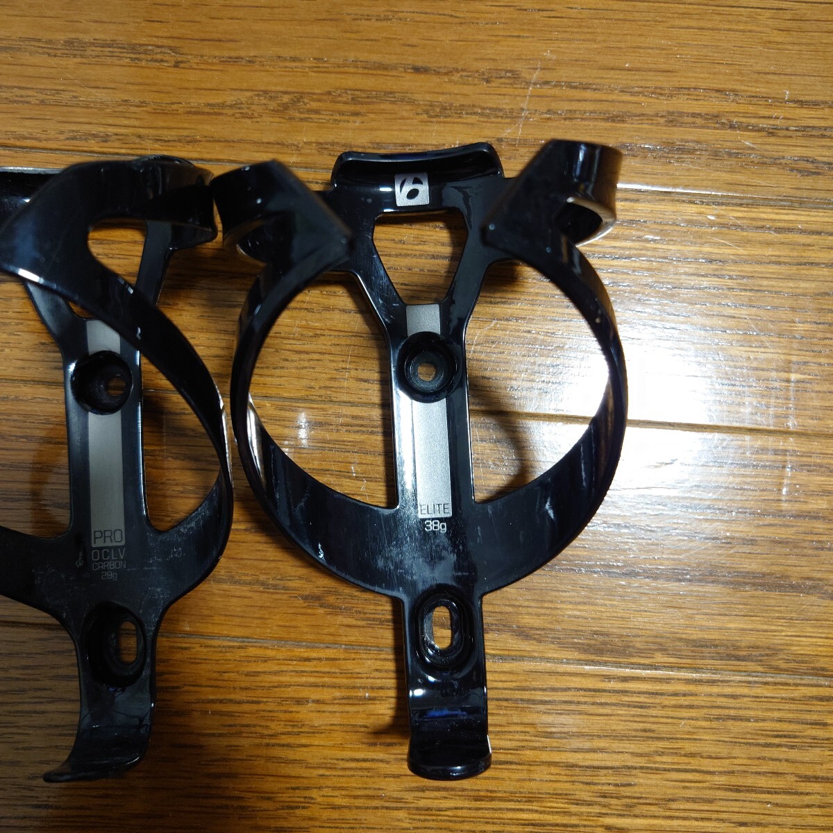 最終値下げTREKボントレガー Pro OCLVカーボンボトル ケージ2個セット Bibian 比比昂 - BONTRAGER PRO OCLV CARBON28gとELITE38gの2個